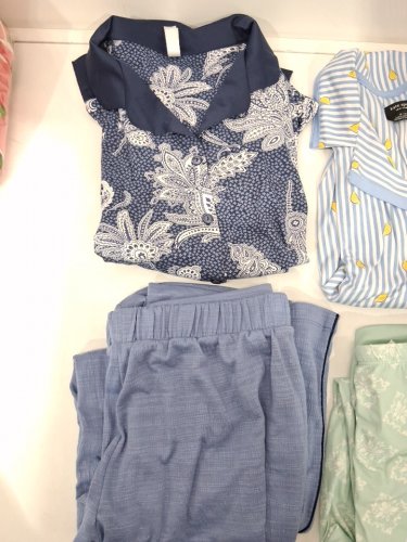 4 assorted women's pajama pieces - long sleeve shirt, short sleeve shirt and 2 long pants - medium - BLUE/GREEN image 3