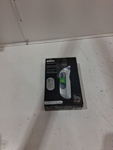 Braun ThermoScan 7 Ear Thermometer with Age Precision for Infants, Children and Adults (MODEL:IRT6520CA) image 2