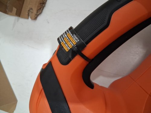 BLACK+DECKER 20V BARE MAX LITHIUM ION CORDLESS HEDGE TRIMMER *TOOL ONLY* (MODEL: LHT2220) image 5