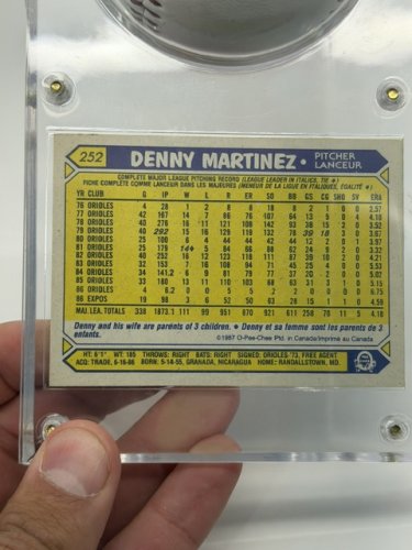 SIGNED DENNY MARTINEZ O-PEE-CHEE 1987 CARD #252 AND SIGNED BASEBALL image 2