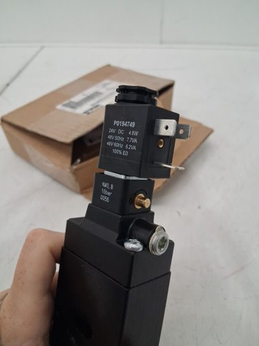 parker Hannifin pneumatic  general inline industrial solenoid valve - 145psi - 4.8w - black (model: b6a0000801/p0194749) image 4