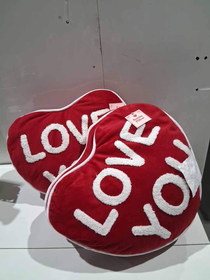 2 bullseye's playground decorative "love you" heart pillow - 13" x 14" - Red / white image 2