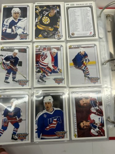 1300+ APPROX ASSSTD 1991/92/93 NHL UPPER DECK HOCKEY CARDS IN ENGLISH AND FRENCH VERSIONS image 37