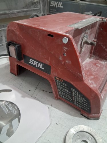 skil wet tile saw with hydrolock system & 7" blade - fits tiles up to 18" x 18" - red (model: 3550-02) image 6