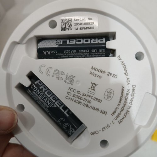 Airthings wave plus smart indoor air quality and Radon detection Bluetooth connectivity battery operated - white (Model: 2950) image 5