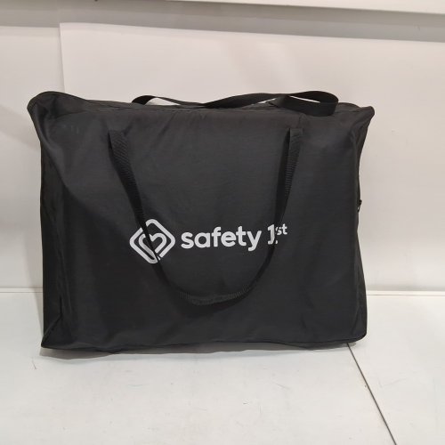SAFETY 1ST DREAM AND GO LIGHTWEIGHT FOLDABLE PLAYARD WITH SOFT MATTRESS AND ZIP-UP BASSINET - 26" x 31" x 42" - GREY WOLF (MODEL: 05112CGRW) image 2