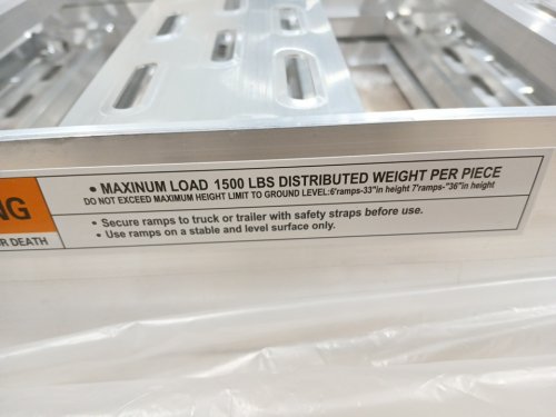 Garvee Aluminum Tri-Folding Truck Ramp - 75" x 50" - 1500lbs - Silver image 9