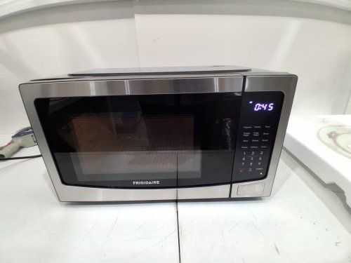 frigidaire compact countertop microwave oven - 1.1 Cu.ft. - black/silver (model: emw1134) image 11