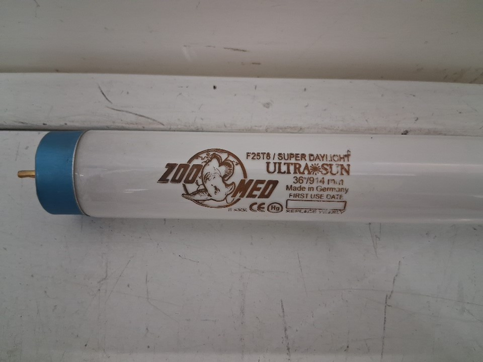 Zoo Med Ultra Sun Trichromatic Super Daylight Fluorescent T8 Bulb - G13 Medium Bi-Pin - 6500K - 25W - 36" (Model: F25T6) image 3