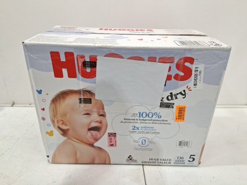 136pk huggies baby snug and dry disposable diapers - size 5 (27lb+) - Disney Pattern image 2