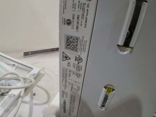 GE APPLIANCES ELECTRONIC WINDOW AIR CONDITIONER - 5,000 BTU - 150SQ.FT - WHITE (MODEL: AWAS05BWFC) image 2