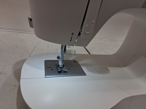SINGER 63 STITCH BEGINNER SEWING MACHINE - WHITE (MODEL: M2100) image 4