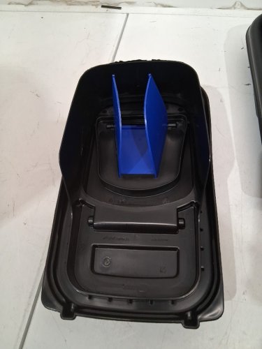 2pk broil king pellet lid with spout - blue/black (model:66900) image 4