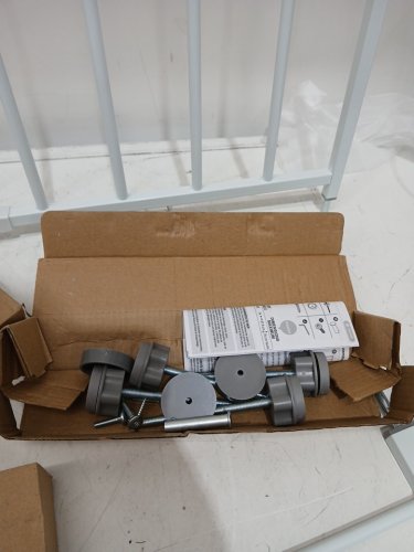 REGALO EASY-STEP METAL WALK-THROUGH SAFETY GATE - 30" X 29'' - 38.5'' - WHITE (MODEL: 1160DS) image 3