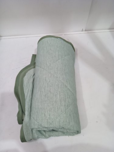 Below Zero reversible Cooling Throw Blanket - 60" x 70" - green heather (model: 1991350) image 2