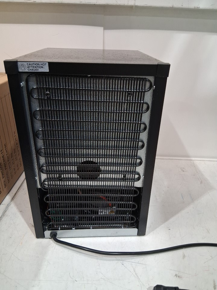 EUHOMY Beverage Refrigerator Cooler with 40°F-61°F Digital Temperature Control- 18L holds 25 cans -black-(model:fwc008-11bl-caeh/‎ WC-6B) image 6