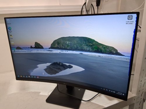 LG Full HD Curved monitor with AMD FreeSync - 100Hz - 31.5" - black (model: 32mr51ca-b) image 3