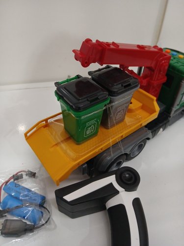 28PC REMOTE CONTROL GARBAGE TRUCK WITH 2 LOADER TRASH CANS, 4 CHANNEL RECYCLING TRUCK WITH LIGHTS & SOUNDS - 2.4GHZ - MULTICOLOUR (MODEL: YDL879-M7) image 4