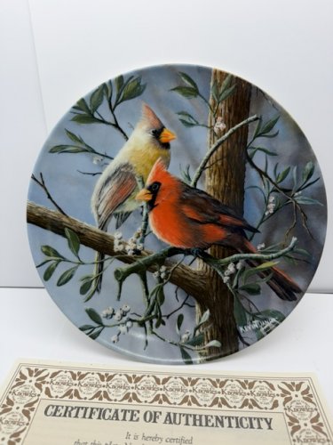 AMERICA'S OLDEST 1854 EDWIN M. KNOWLES LIMITED EDITION "THE CARDINAL" BY KEVIN DANIEL Encyclopedia Britannica Collector Plate WITH COA image 3