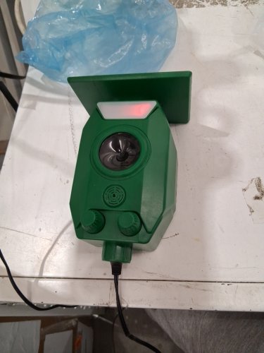 3free outdoor ultrasonic waterproof solar powered animal Repeller  - green image 2