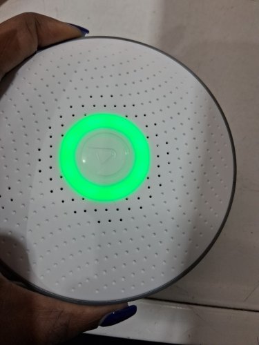 Airthings wave plus smart indoor air quality and Radon detection Bluetooth connectivity battery operated - white (Model: 2950) image 4