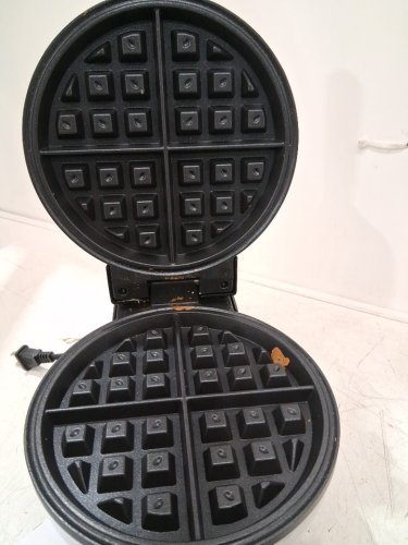 BELLA CLASSIC ROTATING NON-STICK WAFFLE MAKER - CHROME/BLACK (MODEL: GH-805/13991) image 4