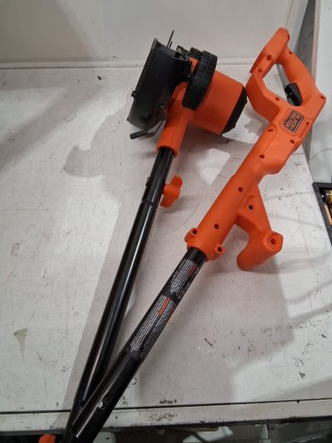 Black & Decker 20V Max Cordless Edger Lawn Kit with 1.5Ah Battery & Charger (Model: BCED400C1) image 3