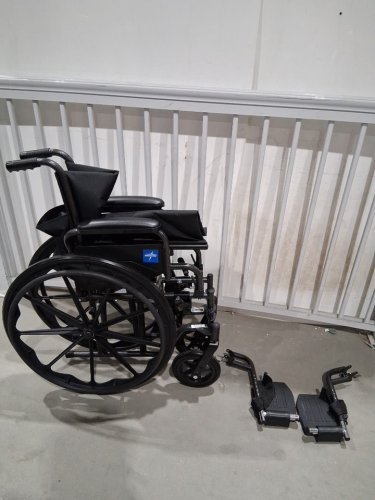 MEDLINE GUARDIAN K1 WHEELCHAIR - 16" seat - 300LB CAPacity - BLACK (MODEL: K1166N22S) image 3