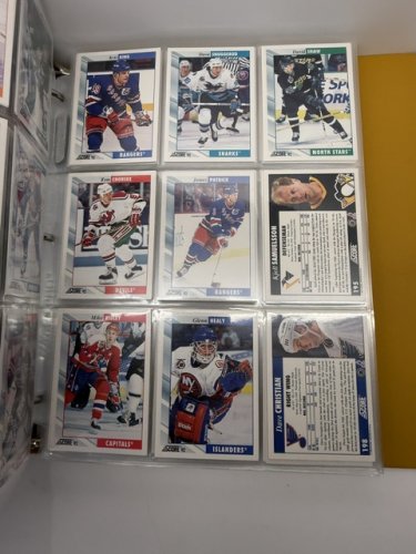 550 APPROX ASSSTD SCORE 1992 HOCKEY NHL CARDS image 13