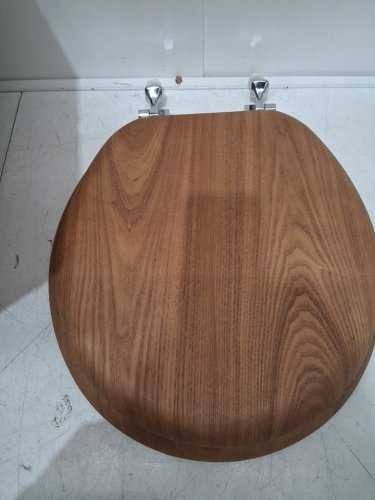 MAYFAIR BY BEMIS ROUND WOODEN TOILET SEAT WITH CHROME HINGES - NATURAL OAK VENEER WITH CHROME HINGES (MODEL:9601CP) image 3