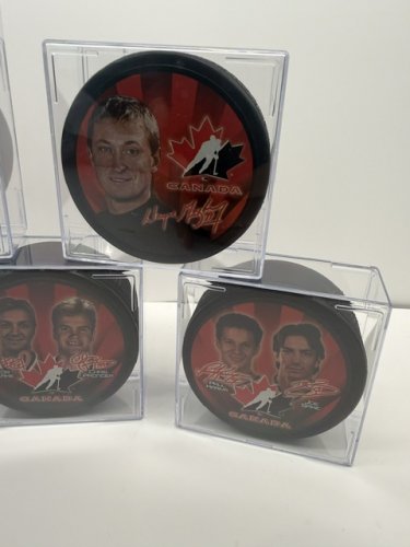 5PC SET COLLECTIBLE TEAM CANADA SALT LAKE 2002 MCDONALDS COLLECTOR HOCKEY PUCKS image 9