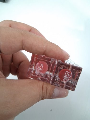 2pc maybelline lip gloss with hyaluronic acid - 5.4ml each - 014 heat / 021 gummy bear image 4