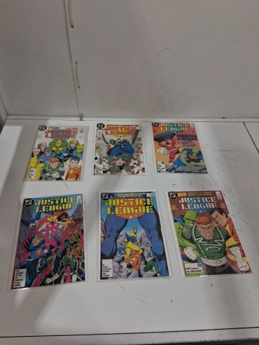 6 assorted justice league comic books - dc comics image 2