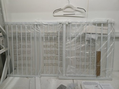 SAFETY FIRST ADJUSTABLE EASY INSTALL AND WALK THROUGH BABY SAFTEY GATE 71.6" x 71" - white (MODEL- WO46) image 4