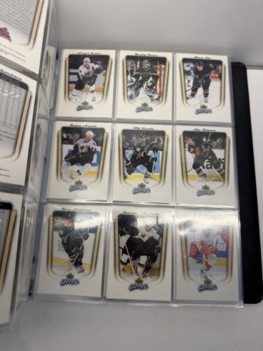 370 APPROX ASSSTD 2005 UPPER DECK MVP HOCKEY NHL CARDS image 10