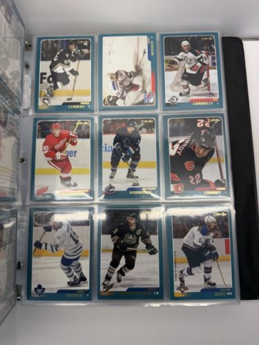 300 APPROX ASSSTD 2003 O-PEE-CHE NHL HOCKEY CARDS image 12