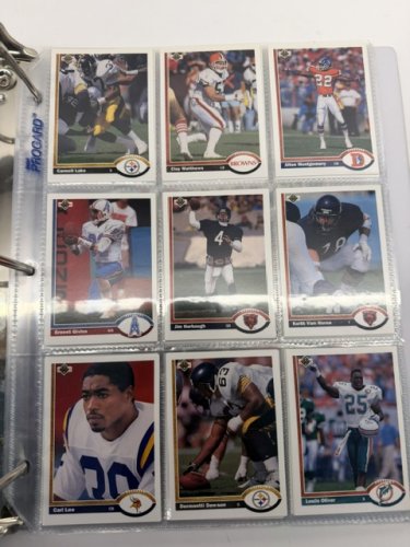 750 APPROX ASSSTD 1991 UPPER DECK NFL FOOTBALL CARDS image 7