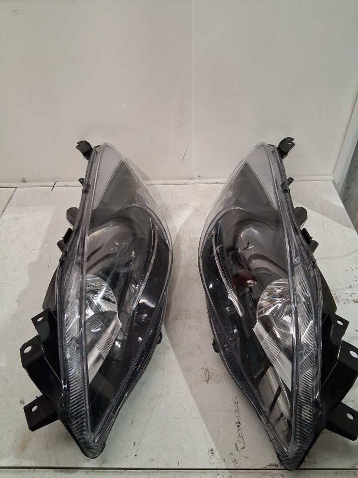 KAX Headlight Assembly for 2010-2013 Mazda 3 - Black/clear (model: 9926-81017) image 3