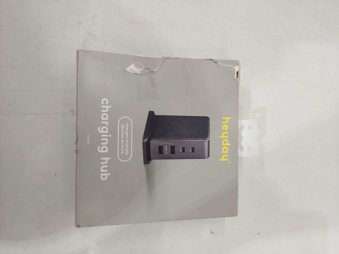 heyday 4-port charging hub with 2x usb-c & 2x usb-a ports - black saffiano (model: 080 08 0062) image 2
