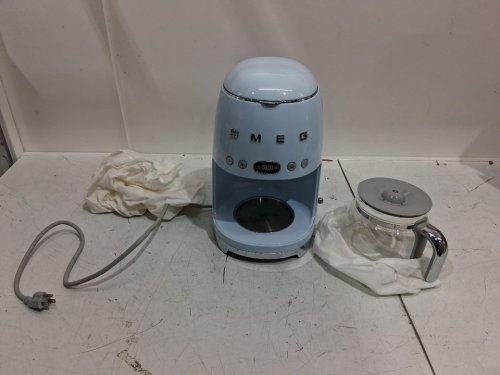 SMEG 1950's retro style digital display coffee maker - 10 cups - pastel blue (model : DCF02PBUS) image 3