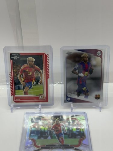3 ASSTD LAMINE YAMAL SOCCER CARDS image 4