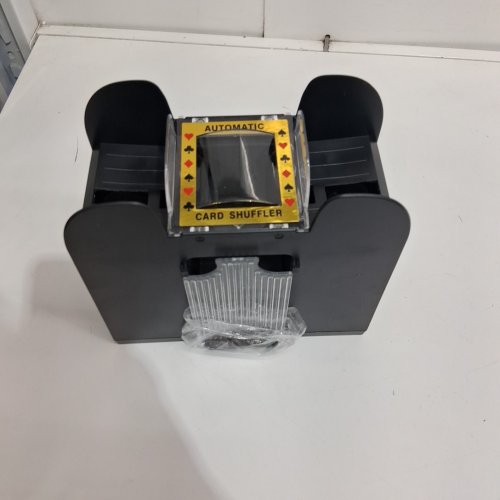 nileole battery operated automatic card shuffler - up to 6 decks - black image 3
