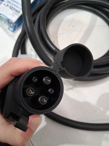 Grizzl-E 48A Ultimate ultra Level 2 Fast Electric Vehicle (EV) Charger with wifi and app control  -  48A - white - (model: gru-48a-hw-25j1772) image 4
