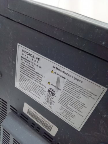 Frigidaire Gallery Countertop nugget-shaped Ice Maker with Stainless Steel Trim - 33 Lbs - Black - (Model: efic201-black) image 7