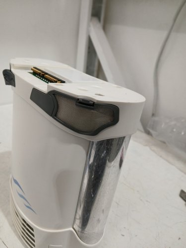 CAIRE FreeStyle Comfort Portable Oxygen Concentrator with 8 and 16 hour cell batteries, carry bag - white (model:as200-203) image 6
