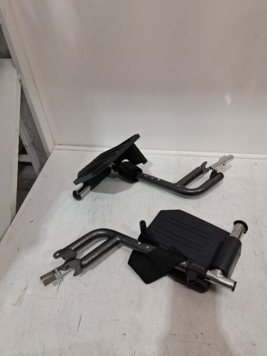 MEDLINE STRONG AND STURDY WHEELCHAIR WITH SWING AWAY LEG RESTS AND 16'' SEAT (MODEL:K1166N22S) image 5