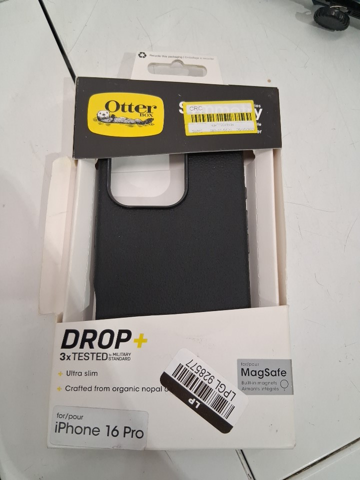 OtterBox Symmetry Series Cactus Leather iPhone 16 PRO FOR MagSafe - BLACK image 2