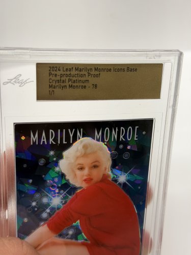 Leaf 1/1 Marilyn Monroe icons base pre-production proof crystal playinum #78 card encased image 2
