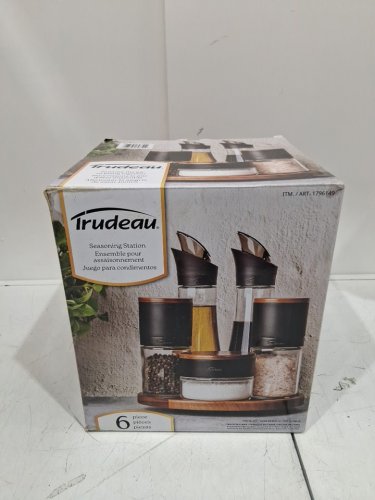 5PC TRUDEAU SEASONING STATION WITH LAZY SUSAN, 2 OIL BOTTLES, 2 GRINDERS, AND 1 JAR (MODEL: 1796149) image 2