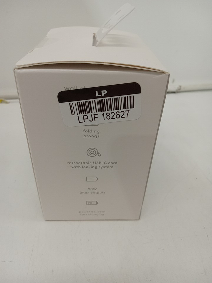 Heyday USB-C Wall charger with retractable cord - 3ft - 20w - black (Model: 080 08 1260) image 3